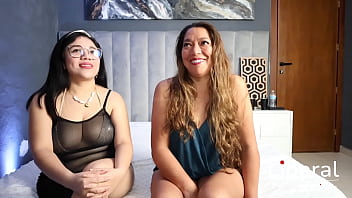 Cuckold disfruta viendo a su esposa teniendo gang bang con desconocidos