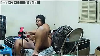 Camera escondida madrasta e enteados safados se masturbam