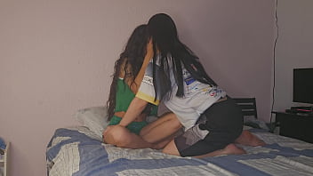 Marido flagra sapatona pegando sua esposa