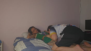 Marido flagra sapatona pegando sua esposa