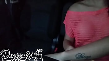 Na carona com a pernocas passageiro de uber comeu buceta sem pagar a corrida