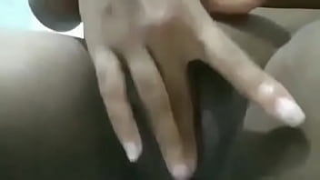 Ele gosta de ver a pepeka molhadinha