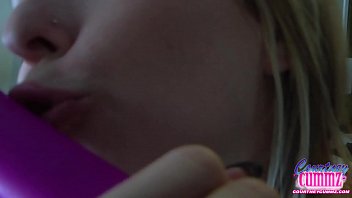 Courtney cummz fucking her self with a big toy