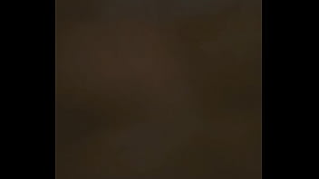 El primer anal de mi flakita y estaba mordiendo la almuada para que no la escuchará su hermana