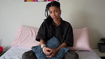 Lua obscena cantora e criadora de conteudo