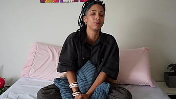 Lua obscena cantora e criadora de conteudo