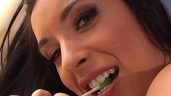 Lizzy play with a lollypop and wih a big vibrator in her hairy cunt