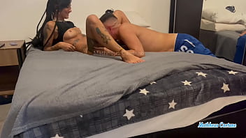 Fiquei sozinho com a melhor amiga da minha esposa macetei a bucetinha dela e ela gemia de tesão na minha pika