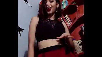 Allison engañando a su novio con una falsdita