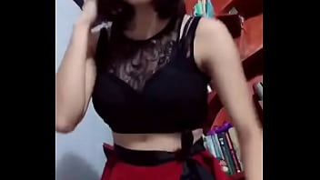 Allison engañando a su novio con una falsdita