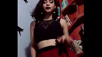 Allison engañando a su novio con una falsdita