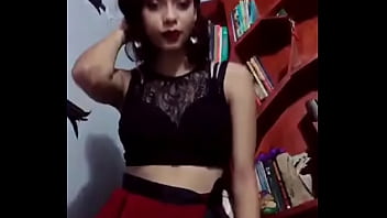 Allison engañando a su novio con una falsdita