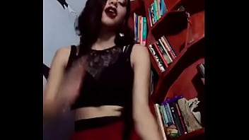 Allison engañando a su novio con una falsdita