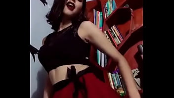 Allison engañando a su novio con una falsdita