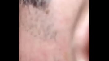 Chupando e bebe a porra da minha puta