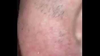 Chupando e bebe a porra da minha puta