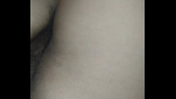 Con mi esposa metiéndole el dedo en ano para explicarle