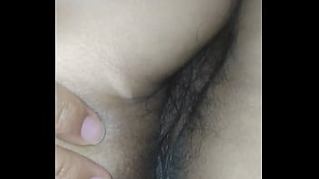 Con mi esposa metiéndole el dedo en ano para explicarle Con mi esposa metiéndole el dedo en ano para explicarle