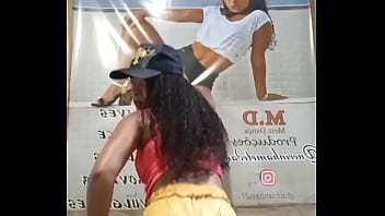 Rebolado da novinha safada da favela