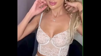 Cheeky aussie firecracker igniting passions everywhere