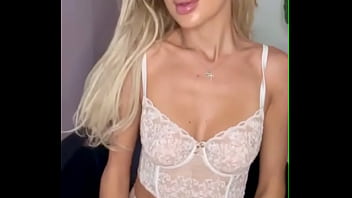 Cheeky aussie firecracker igniting passions everywhere