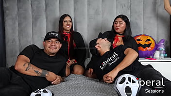 Pareja de amigos hacen su primer intercambio