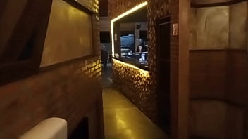 Ruiva Casada Sai Sem O Marido E Chupa Muito Pau Na Balada Em Banheiro Masculino E Gloryholi No Swing thumbnail