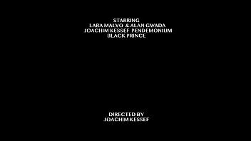 Lara malvo tries black iv431