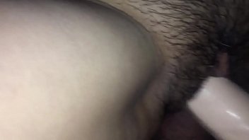 Jugando en un dp con dildo