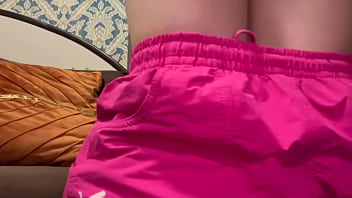 声がうるうるして可愛い声の女子大生の自撮りオナニー。