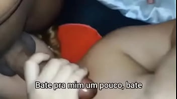 Oral chupando meu saco e cheirando meu cu sem vergonha