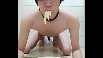 Fagteetajet Thai Gay Drinking Piss And Piss On Bread And Eat It thumbnail