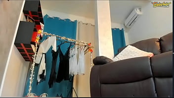 Mamita de grandes senos usando dildo