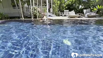 Kissing in the pool is the best