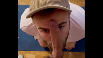 Before going down on a guy i love to sniff his dick especially after a long day at work drives me fucking crazy