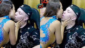 Belinha Baracho Pegou O Anfitrião De Jeito Beijou Ele Gostoso E Ainda Pegou No Pau Dele Que Tesão Podcast Pápum No Barraco thumbnail