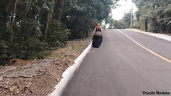 Minha madrasta novinha nas ruas com roupa transparente sem calcinha se exibindo no panties