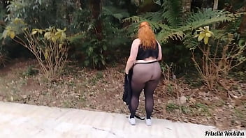 Minha madrasta novinha nas ruas com roupa transparente sem calcinha se exibindo no panties