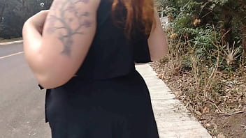 Minha madrasta novinha nas ruas com roupa transparente sem calcinha se exibindo no panties