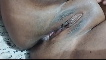 Cheia de fogo pra dar só queria uma pirocona me fudendo agora