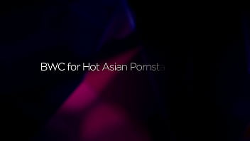 Asian blonde pornstar with pretty pussy fucking huge cock dude