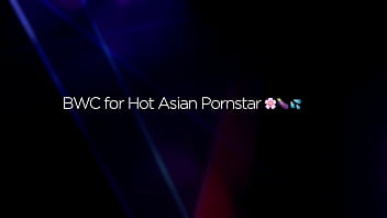 Asian blonde pornstar with pretty pussy fucking huge cock dude