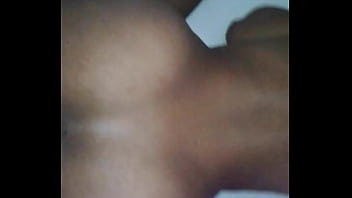 A ella le encanta que la ponga en cuatro