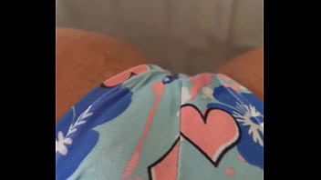 Esposa safada acordou com tesão e se masturbou antes do trabalho