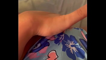 Esposa safada acordou com tesão e se masturbou antes do trabalho