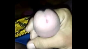 Mastubando após o almoço