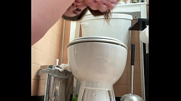 Twerking on the toilet