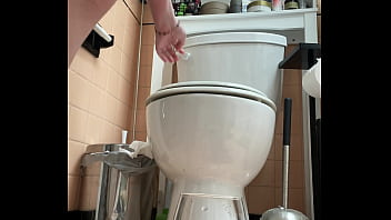 Twerking on the toilet