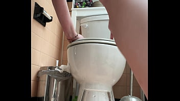 Twerking on the toilet