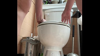 Twerking on the toilet